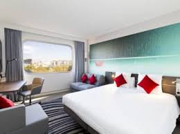 LostFoundExpress et AccorHotels : La solution idéale pour récupérer vos objets perdus dans les hôtels du groupe à Paris (Novotel, ibis, Mercure, Pullman…)